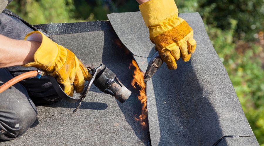 Professional flood damage restoration services in Palos Park, IL